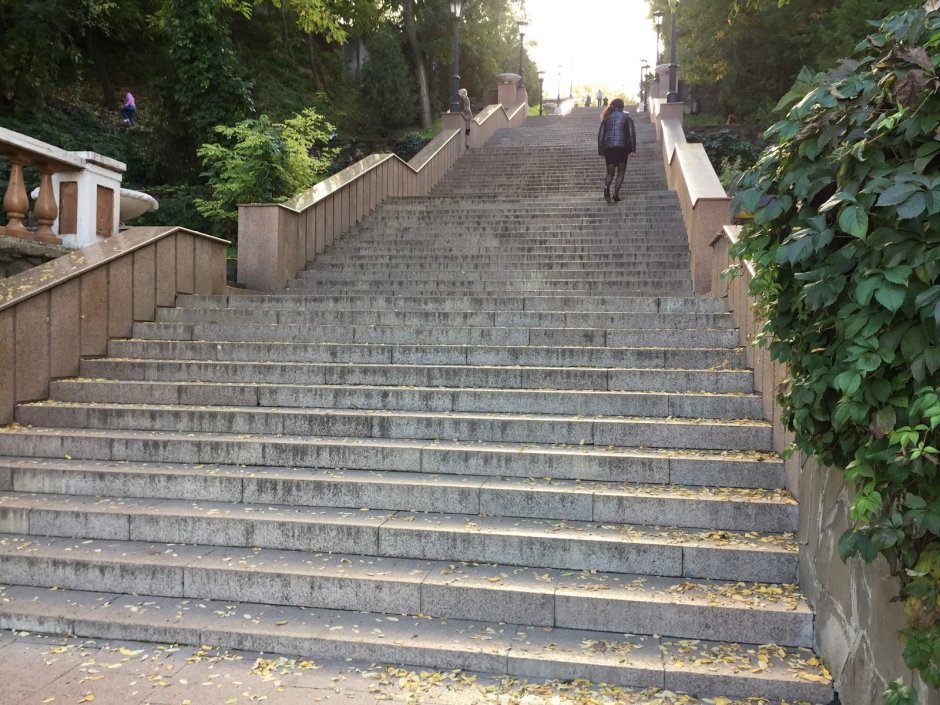 Ступенька лестницы каменной в Таганроге