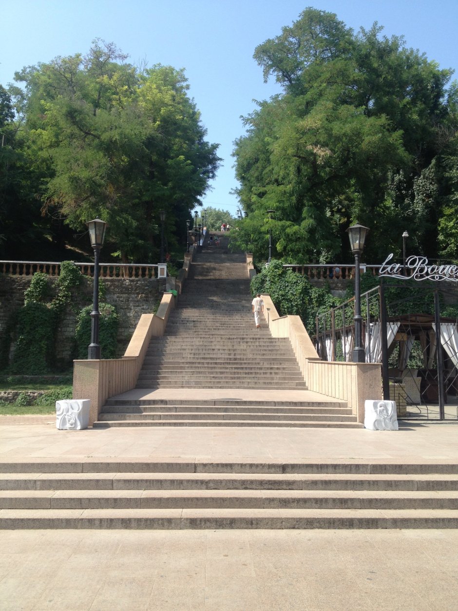 Депальдовская лестница в Таганроге
