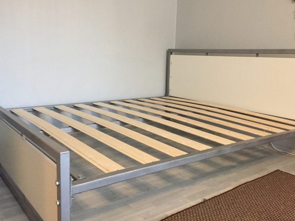 Кровать King Size металлическая