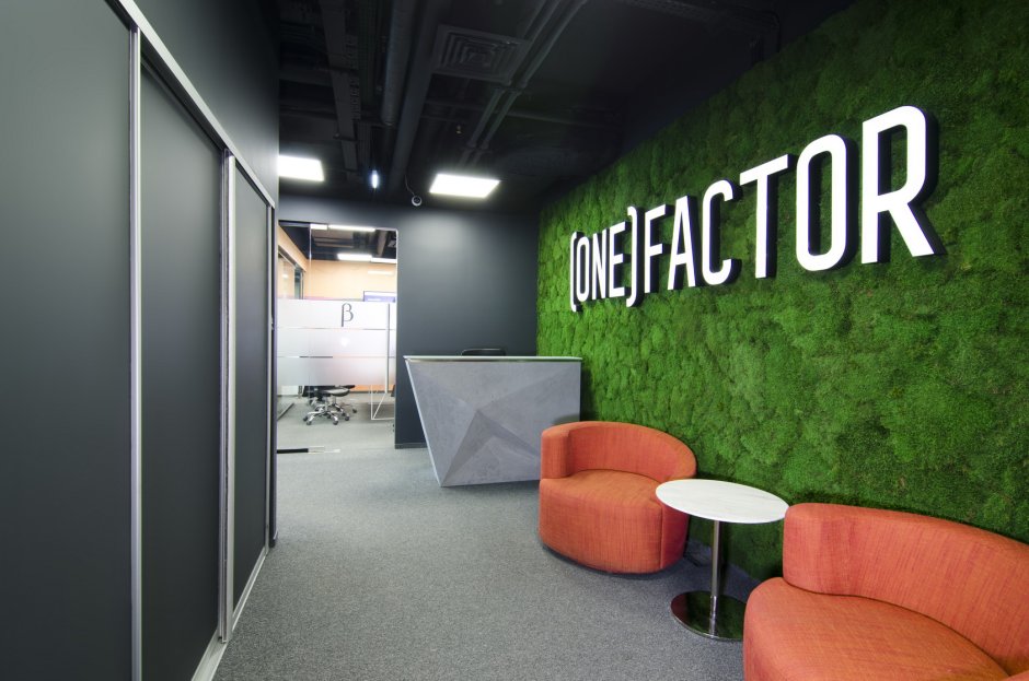 One Factor компания