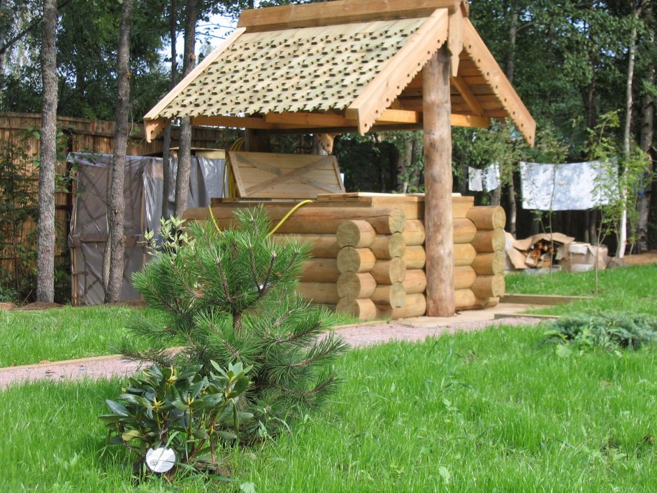 Декоративный колодец