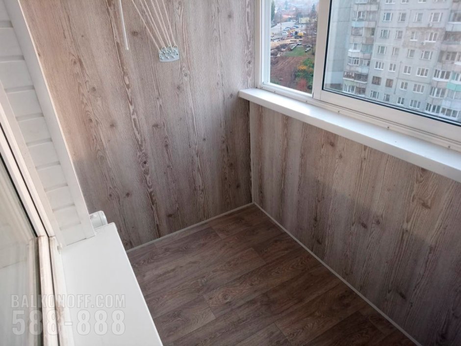 Балкон внутри без отделки