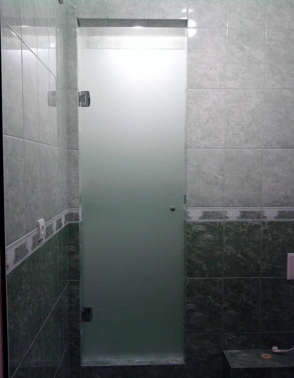 Стеклянная матовая дверь в ванную