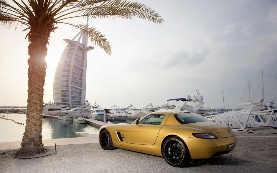 SLS AMG В Дубае