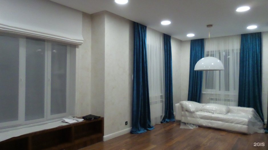 Скрытый карниз в гостиной