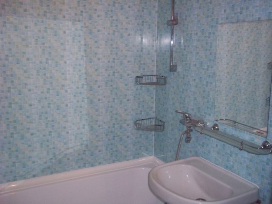 Обклеить ванную комнату пластиковыми панелями