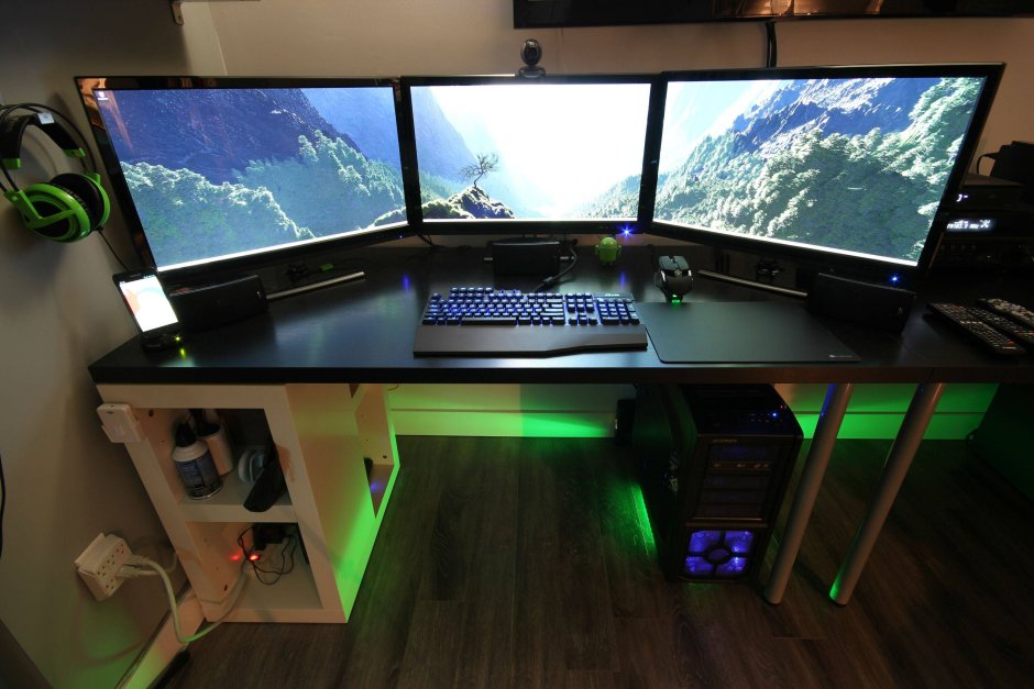 Игровой стол Razer
