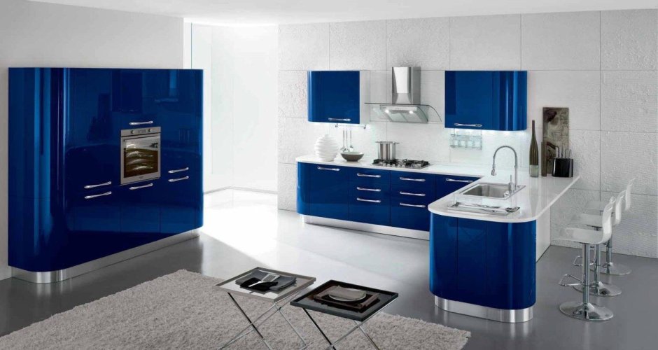 Кухонный гарнитур с синими фасадами