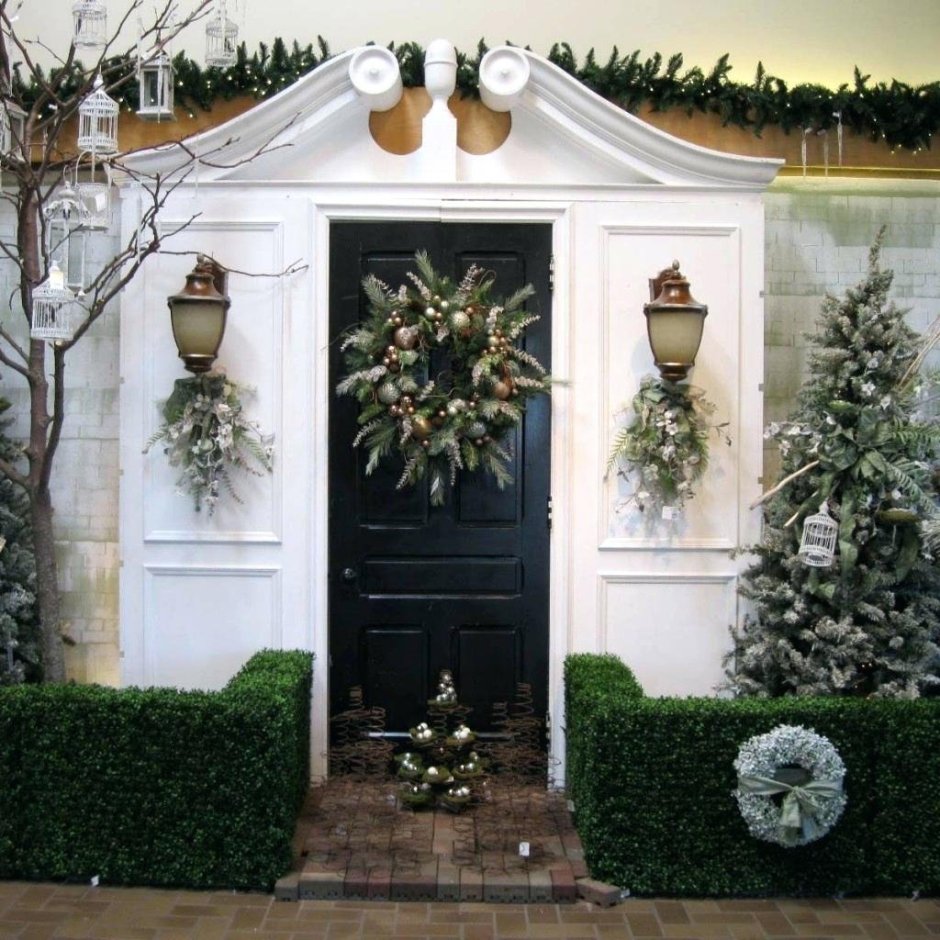 Новогодний декор входной двери