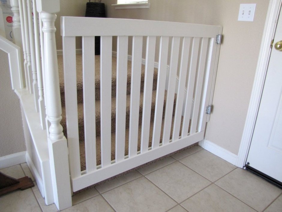 Домик под лестницей для ребенка