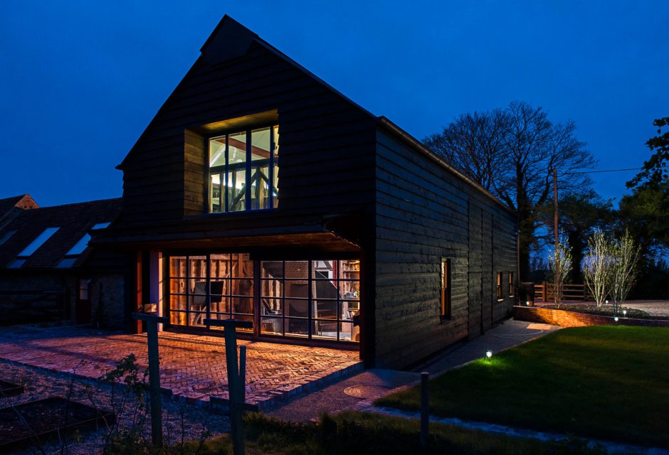 Дом в стиле амбара Barn House