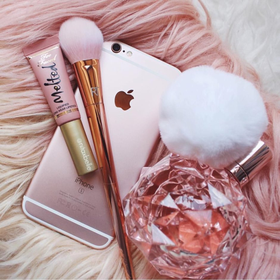 Розовая косметика Эстетика