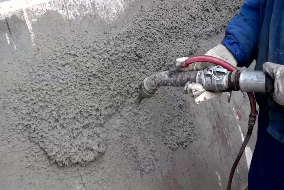 Отделка фронтона короедом