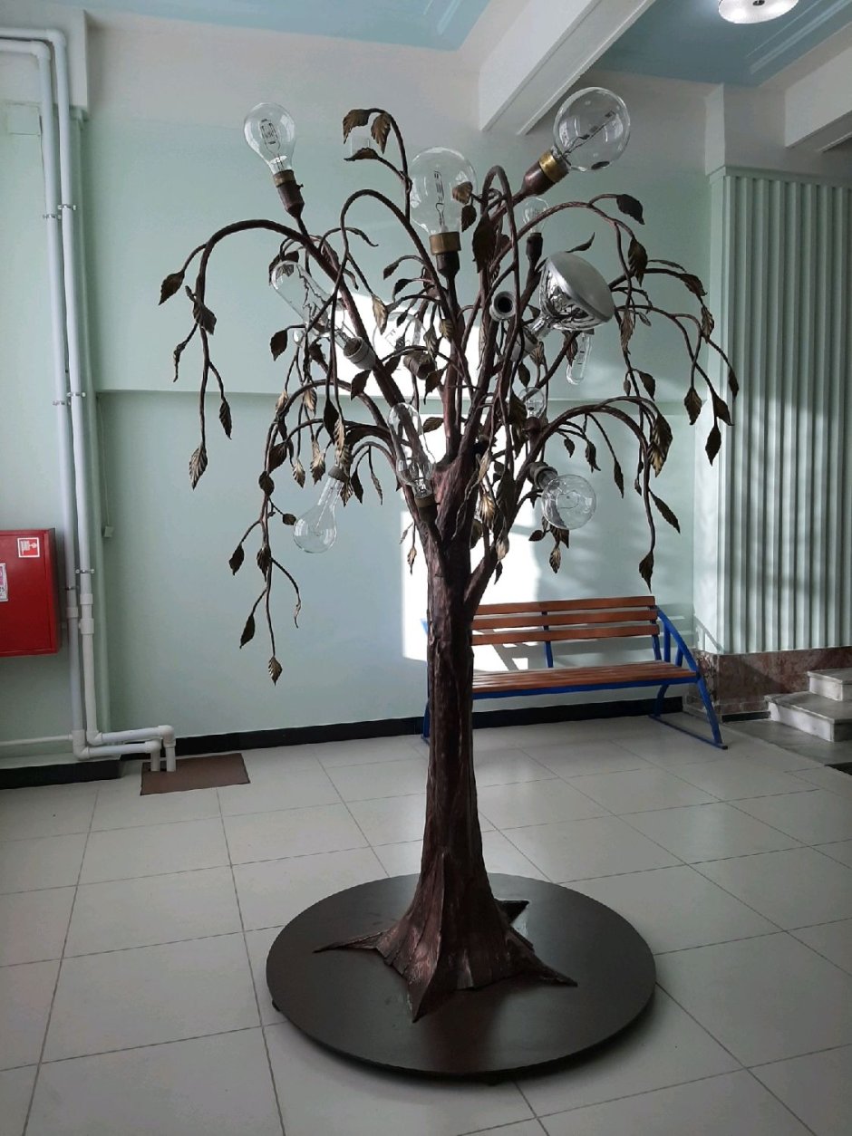 Металлическое дерево