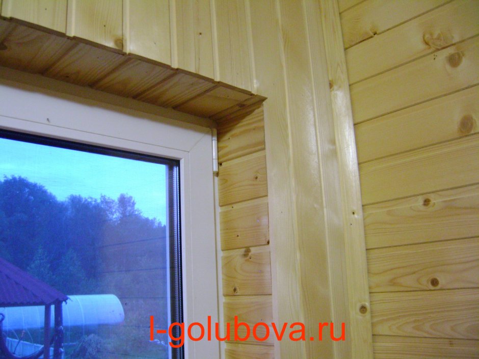 Отделка пластиковых окон снаружи в деревянном доме
