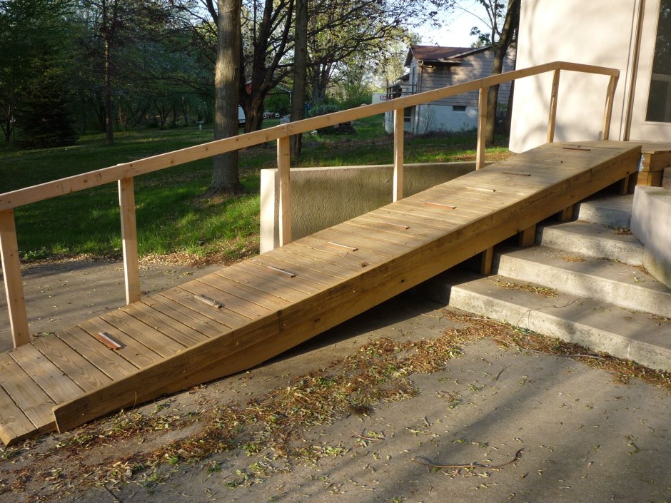 Деревянный пандус