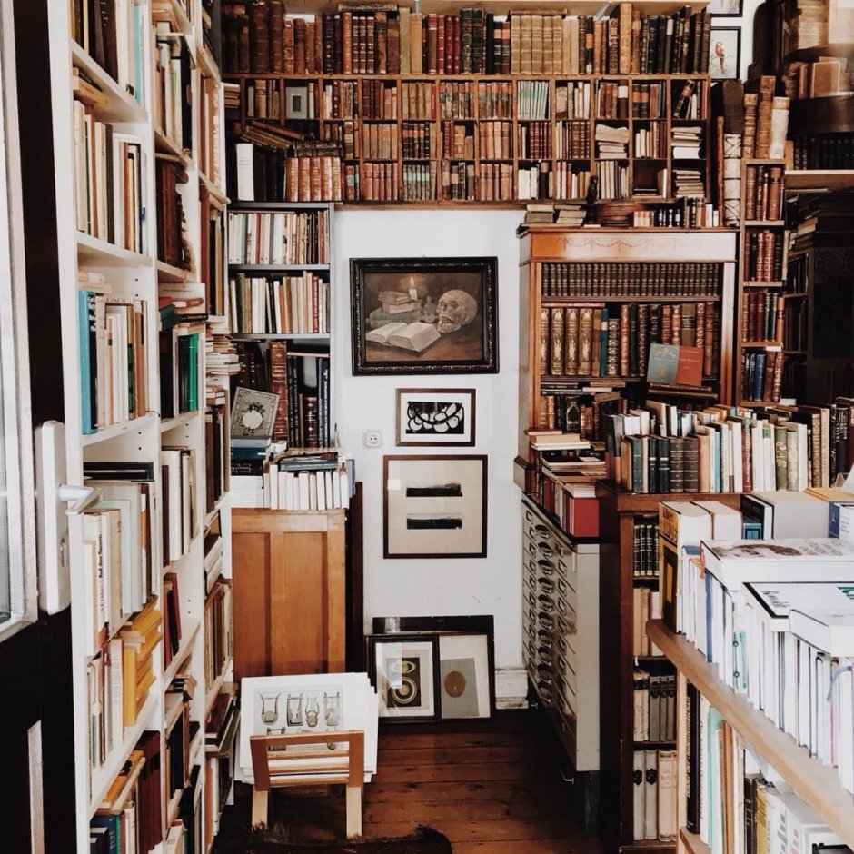 Бохо шкаф с книгами