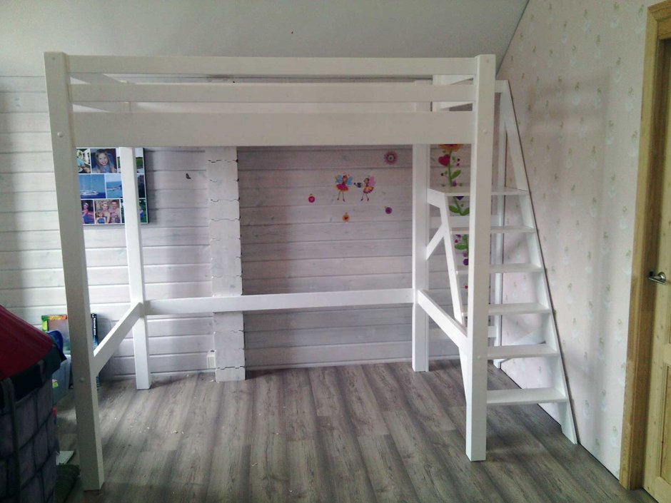 Шторки для кровати чердака