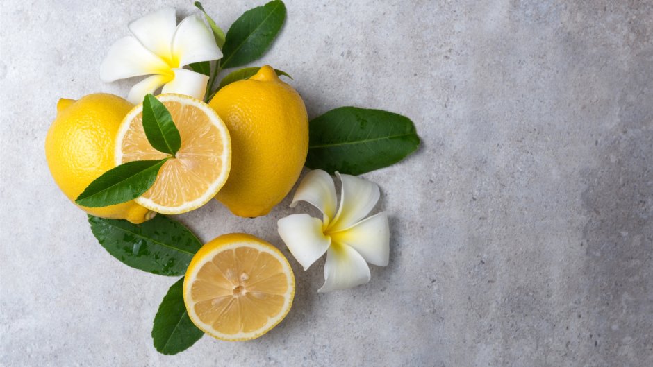 Разрезанный лимон