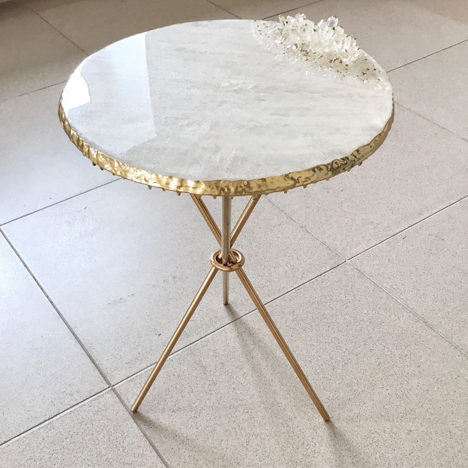 Столики из розового мрамора