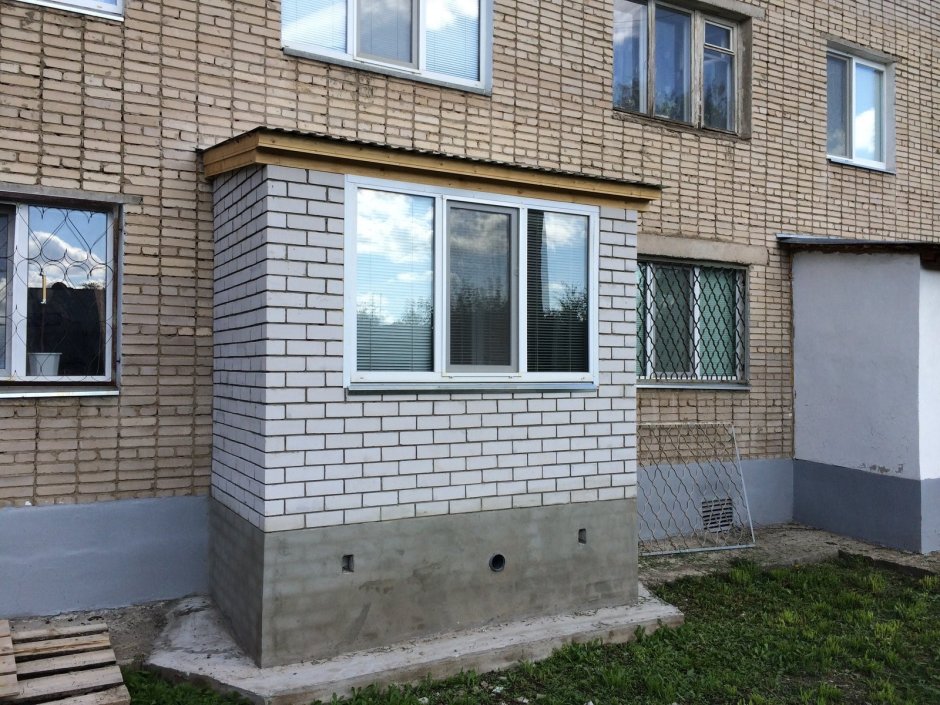Пристроить балкон на первом этаже