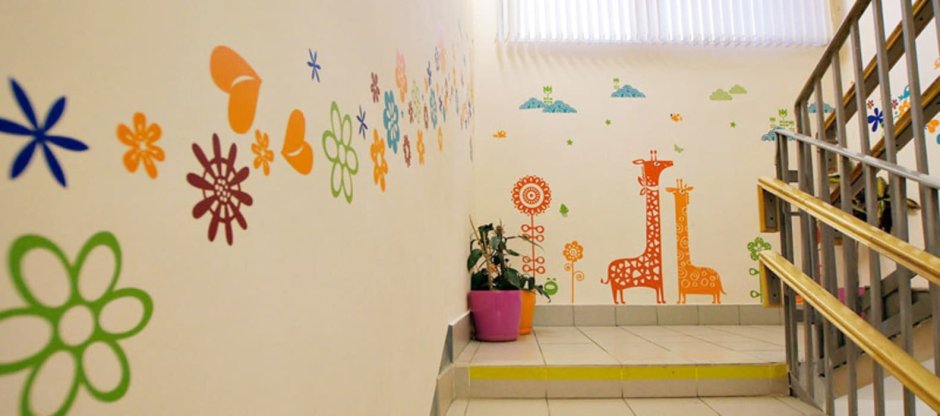 Оформление стен в приемной детского сада