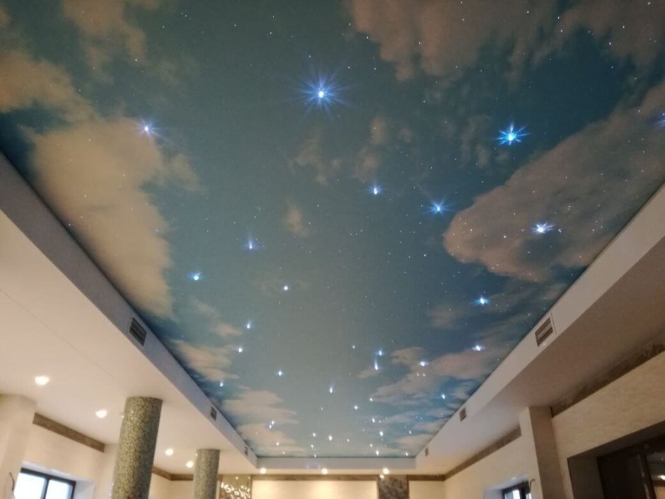 Натяжной потолок светлое звездное небо