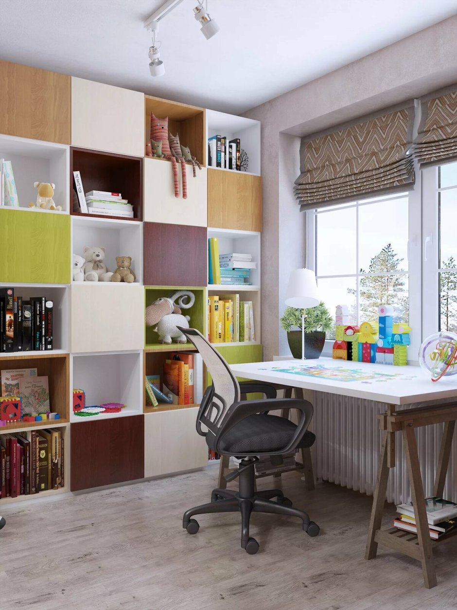 Письменный стол для школьника у окна