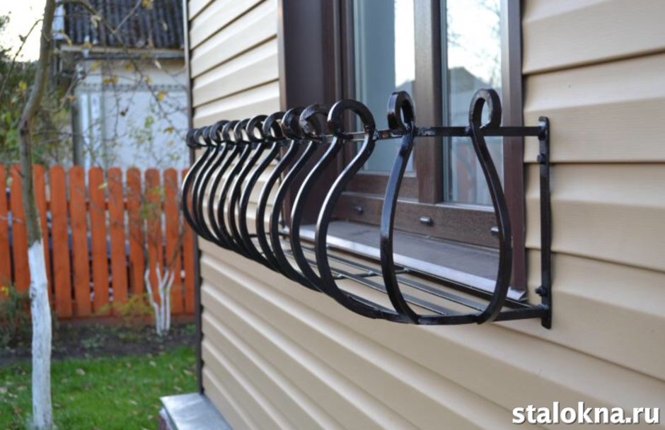 Французские Балкончики на окнах для цветов