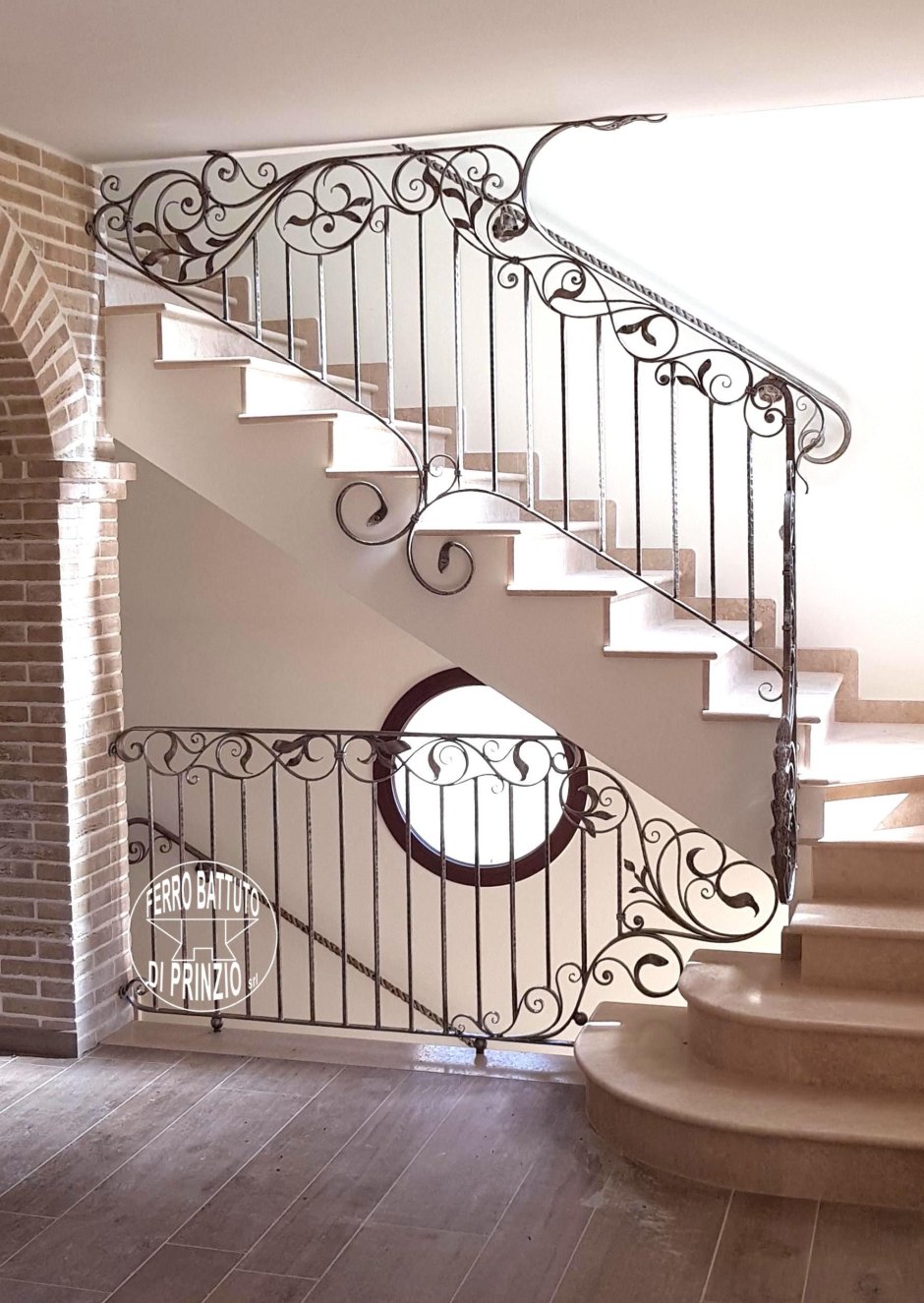 Кованые лестницы в доме