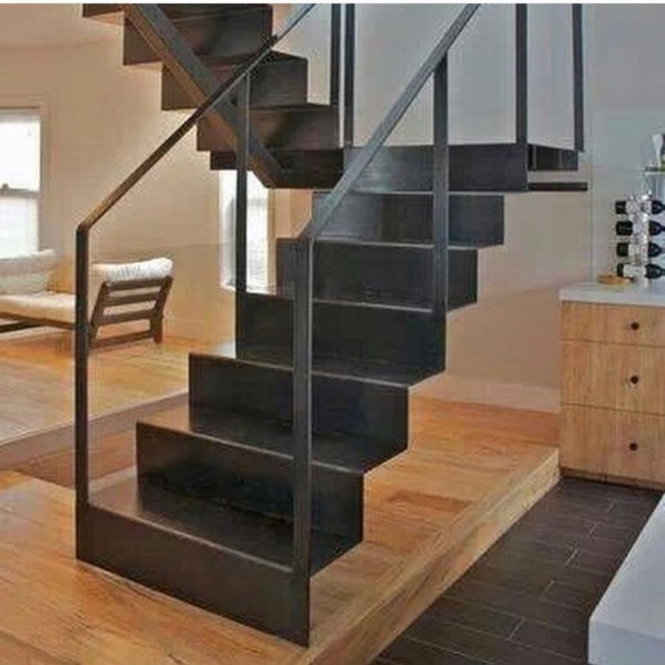 Металлическая лестница