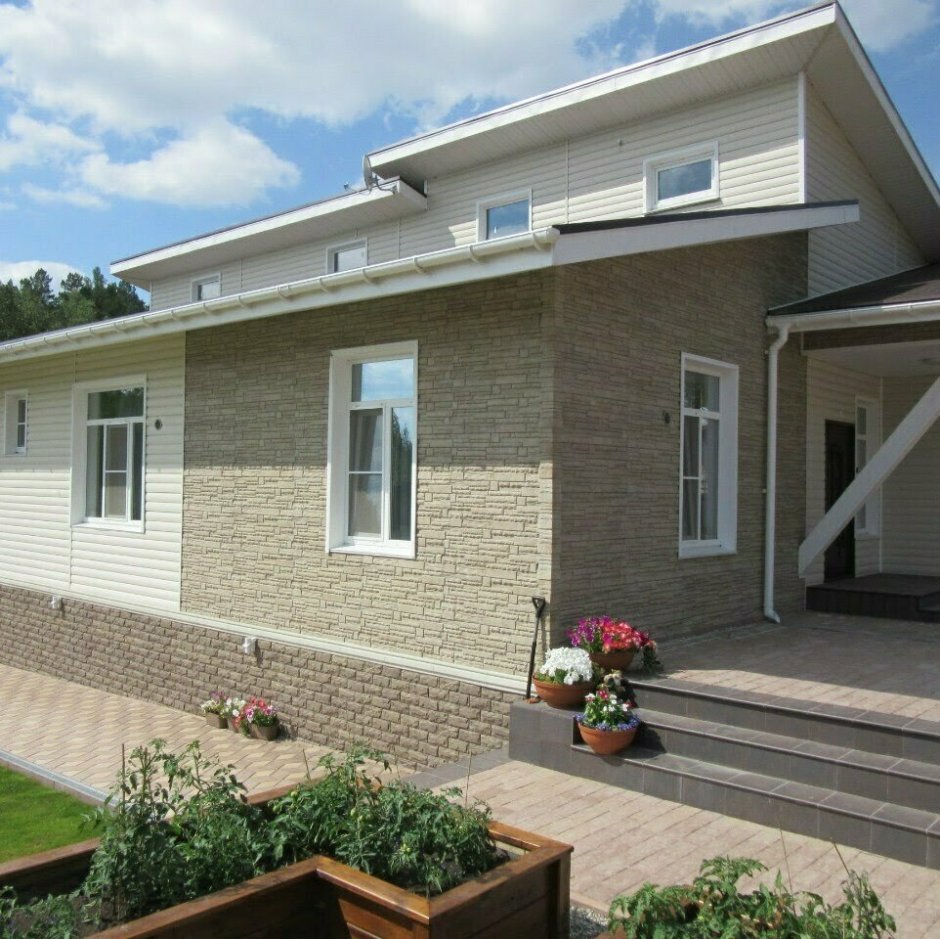 Комбинированная отделка фасада