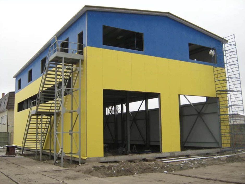 Жилой дом из сэндвич панелей