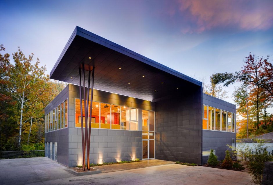 Красивый дом из сэндвич панелей