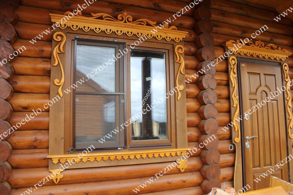 Резные наличники на окна в деревянном доме
