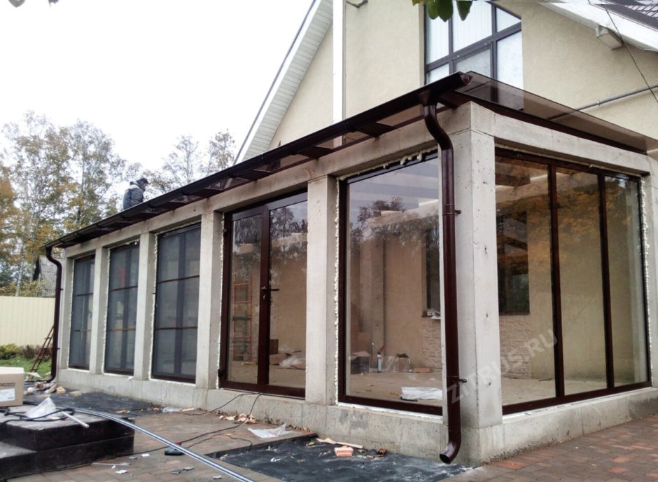Застекленная веранда из кирпича