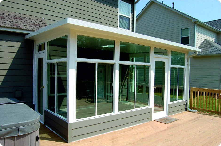 Остекление веранды Рехау
