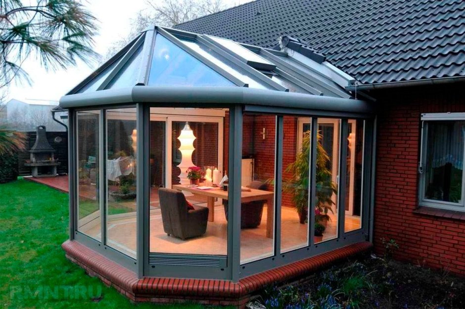 Пристройка с панорамными окнами