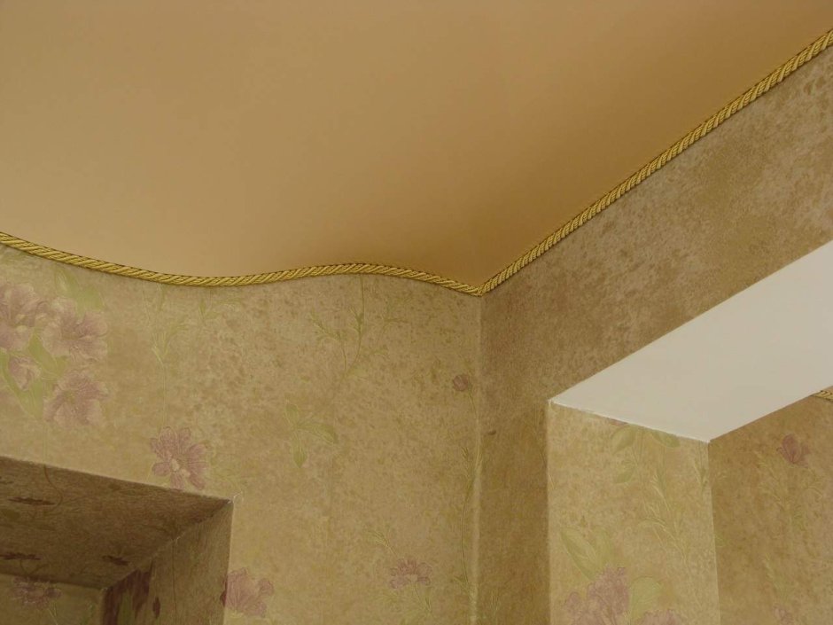 Конопатка оцилиндрованного бревна