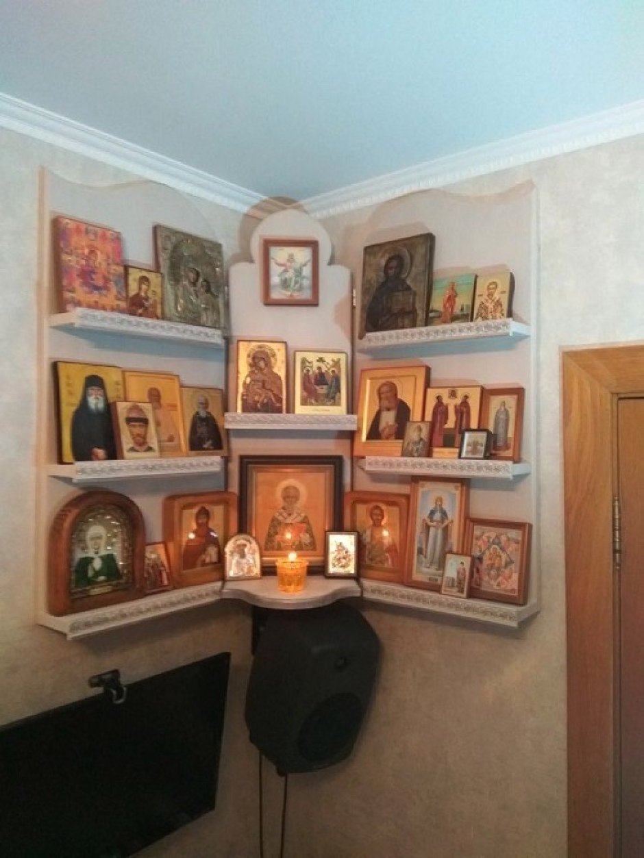 Иконостас в доме