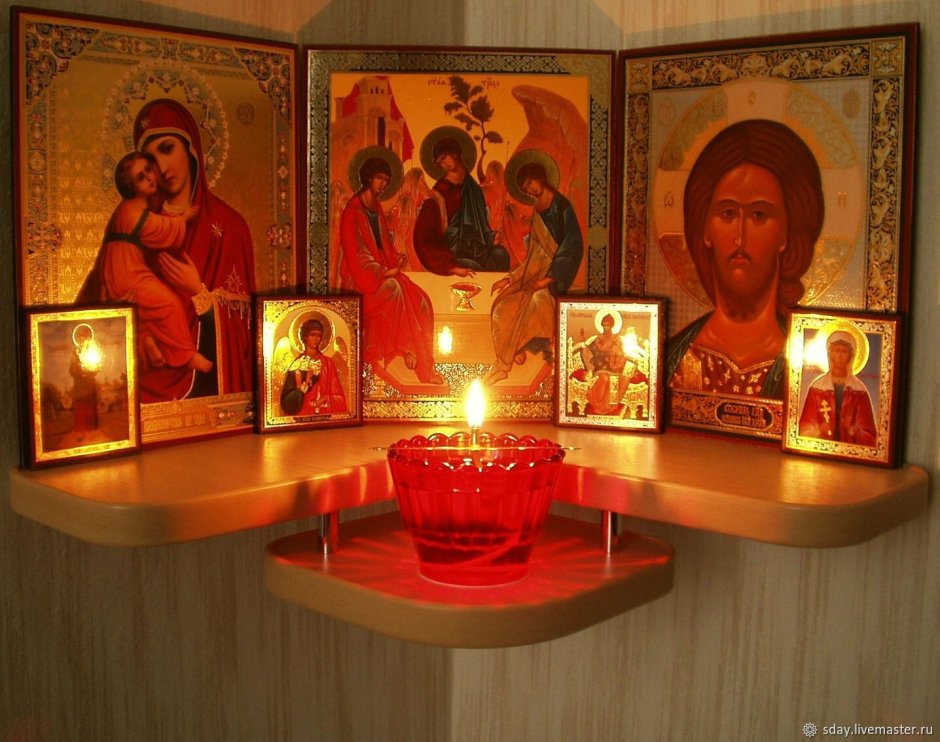 Икона Спасителя и Лампадка
