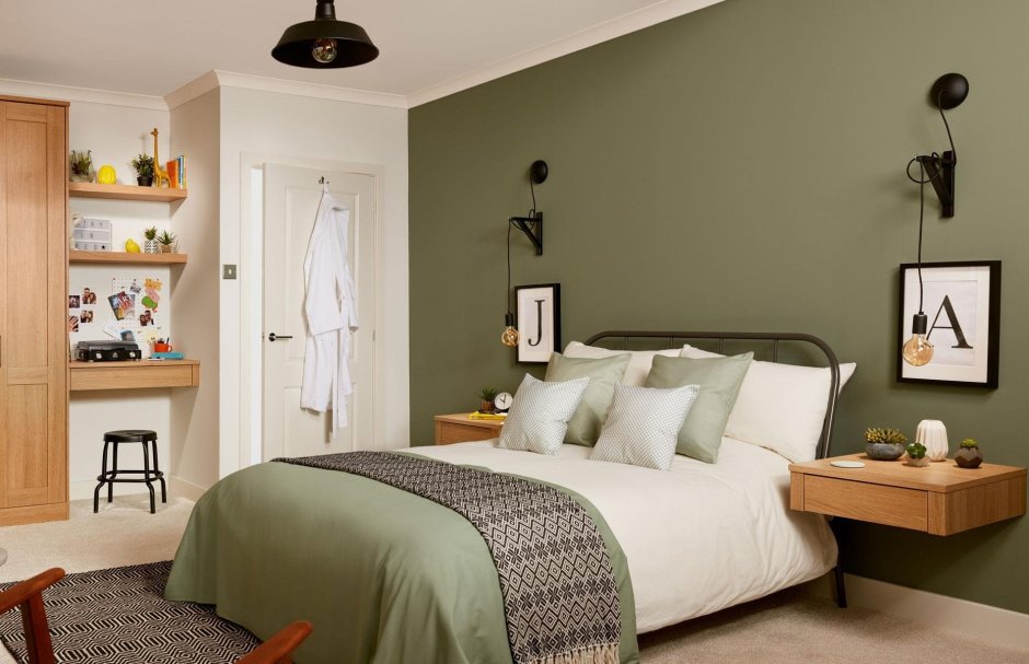Dulux 90yy 35/304