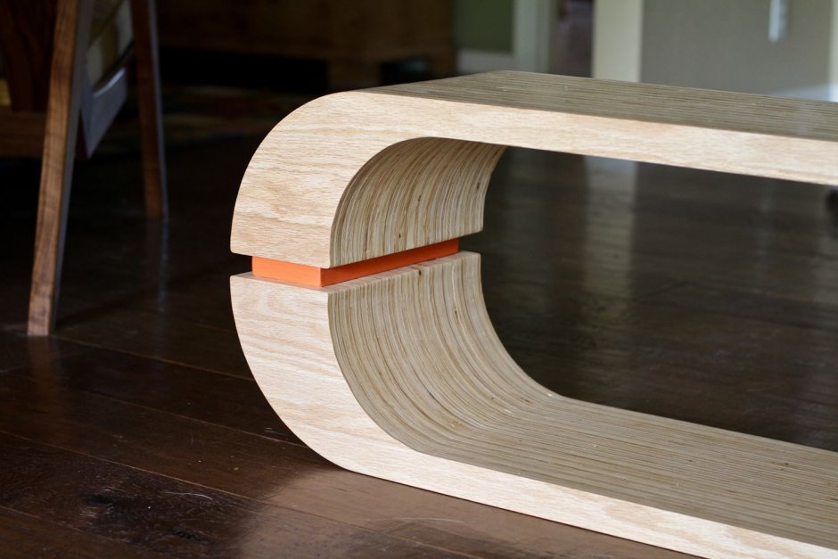 Столик из гнутой фанеры