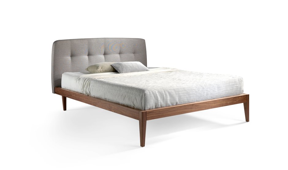 Кровать с мягким изголовьем 150х200