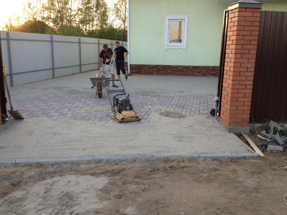 Плитка перед гаражом