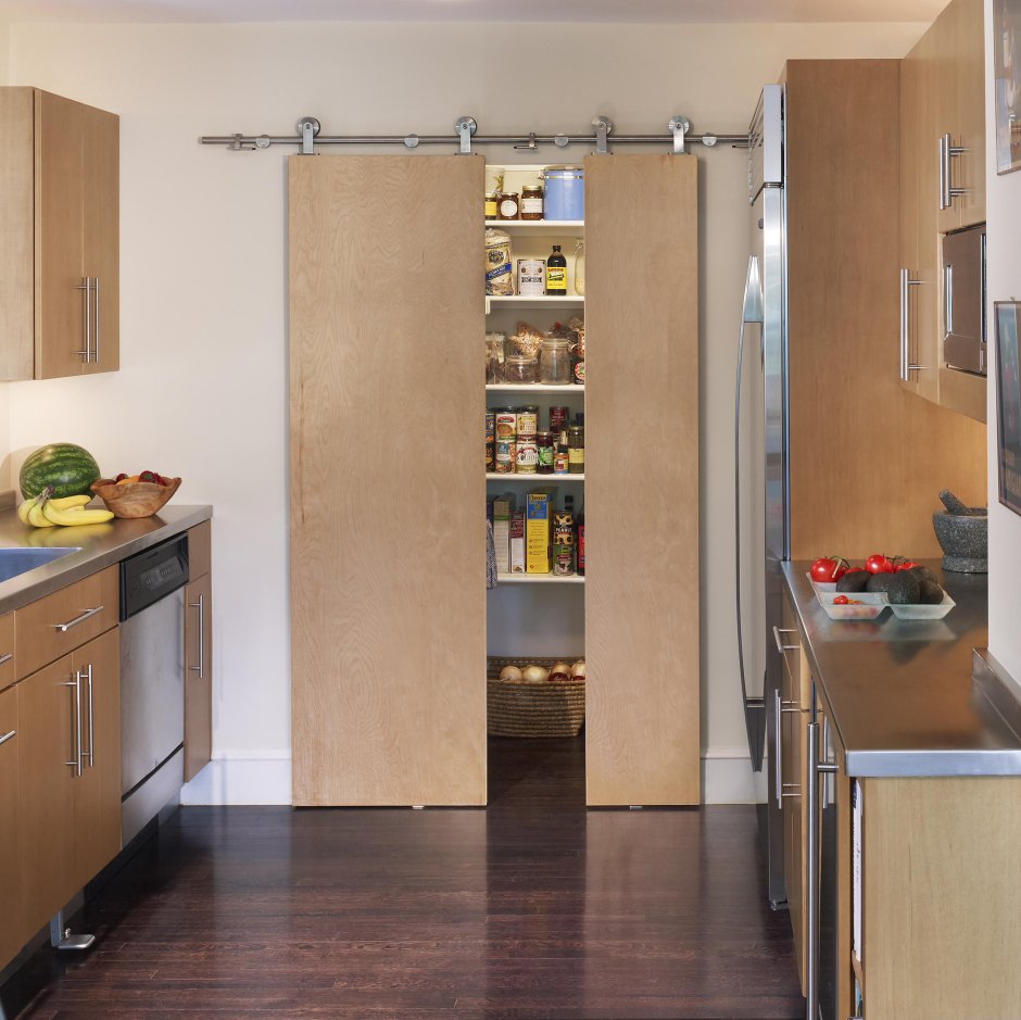 Раздвижные дверцы для шкафчика на кухне