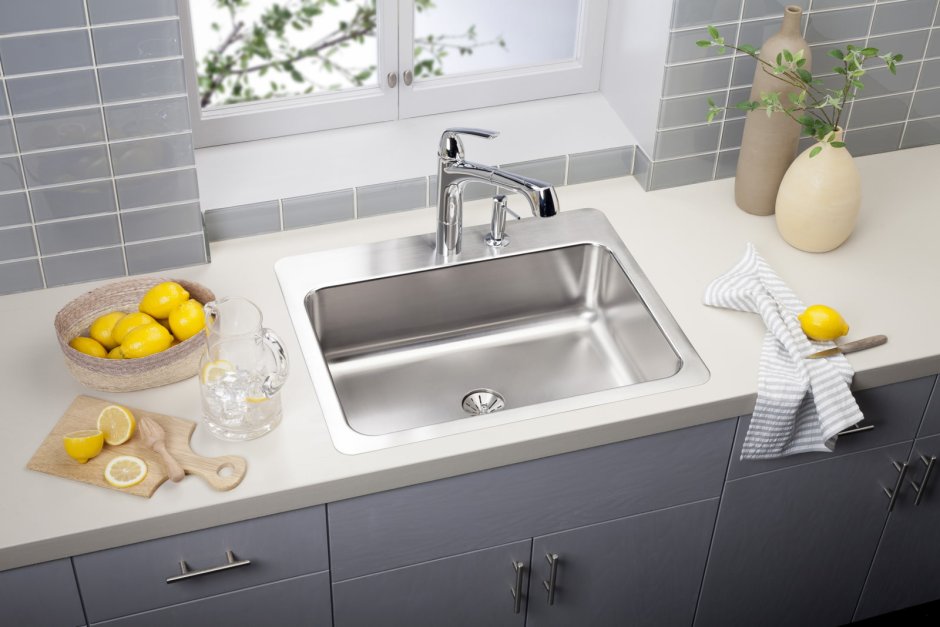 Exclusive Sinks in White