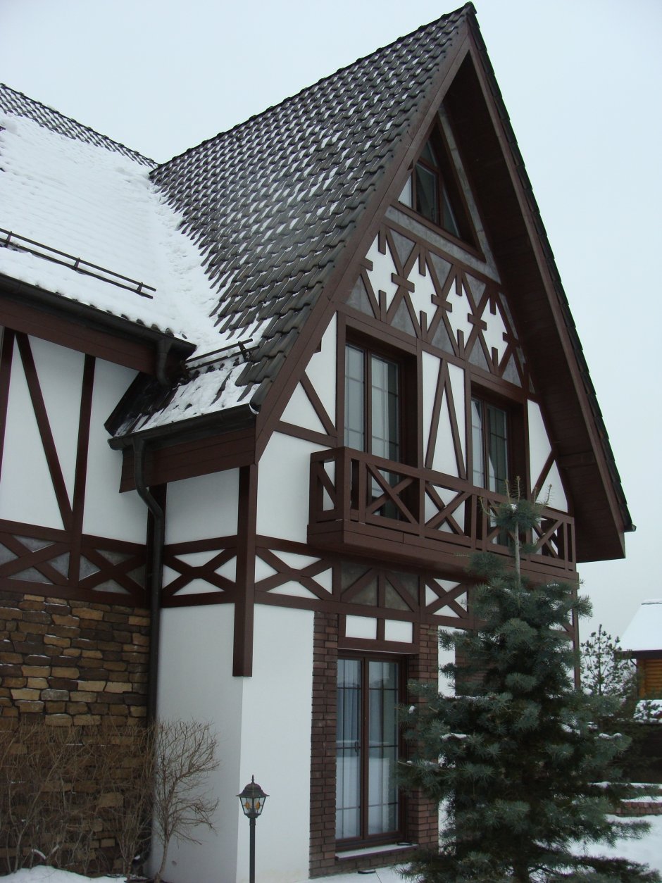 Стиль Тюдор (Tudor Revival Cottage)