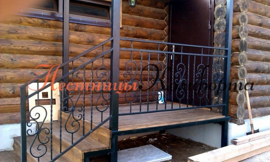 Лестница на крыльцо из металла