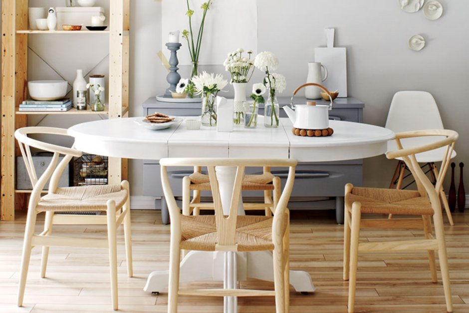 Раздвижные кухонные столы в стиле Сканди